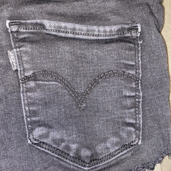 Levi’s 311 Shaping Skinny Size 27 Faded Black Cutoff Jean High Waist Shorts - Picture 5 of 13